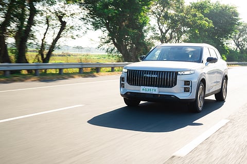 The Jaecoo J7 SHS takes on Philippine roads, proving hybrids can handle real-world driving challenges.