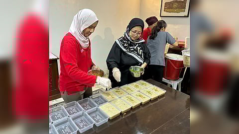 Malaysian Embassy team prepared Bubur Lambuk, sharing the rich flavors and spirit of Ramadan with the community.