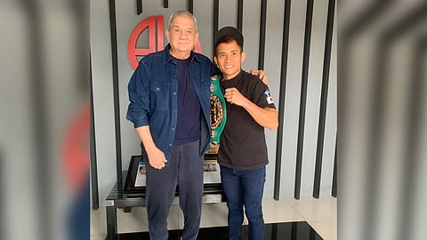 World champ Melvin Jerusalem (right) pays homage to Cebu boxing patron Tony Aldeguer.