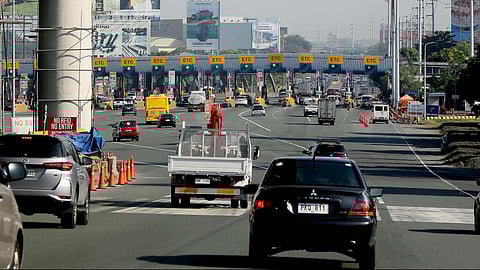 Motorists traversing the North Luzon Expressway are bracing for ‘carmaggedon’ near the Marilao area as workers continue repairs on the Marilao Bridge that was involved in a mishap days ago.
