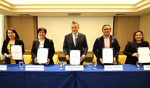 NHMFC and DBP-TBG sign NHMFC Bonds 2024 Special Purpose Trust Agreement and Securitization Plan. Among the signatories are (from left) OIC-vice president of securitization group Josephine Sarangaya, acting executive vice president Maria Luisa Favila, NHMFC president Renato L. Tobias, DBP-TBG vice president Camilo Sanchez and DBP senior assistant vice president Mafel Magtibay.