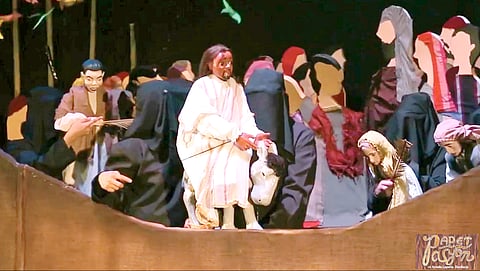The puppet play begins with Jesus’ entry to Jerusalem.