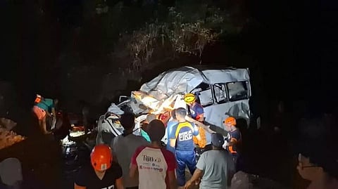 Five dead, nine hurt after van fell in Mountain Province 