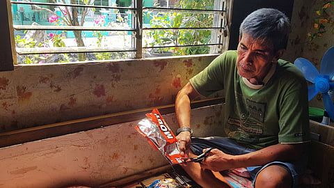 Retirement hobby Mang Guillermo ‘Willie’ Mandanas spends his retirement by converting trash into cash, exchanging plastic and foil strips at P20 per kilogram via an innovative buyback scheme.