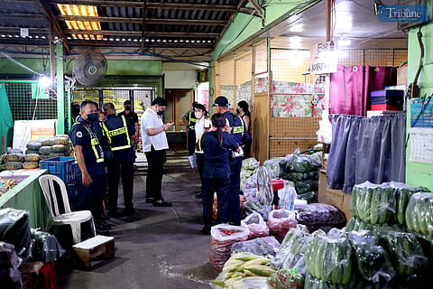 Security personnel at the Balintawak Cloverleaf Market on Wednesday  made a citizen’s arrest of three suspects allegedly involved in the illegal collection of leases from vendors. The action follows a complaint from the vendors’ association to the Balintawak Cloverleaf Market Corporation (BCMC). Vendors plan to file charges of grave coercion and extortion, while the BCMC is considering trespassing and unjust Vexation charges against the suspects.