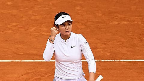 Swiatek denies Eala Madrid Open upset