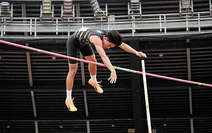 Pole vaulter Hokket delos Santos