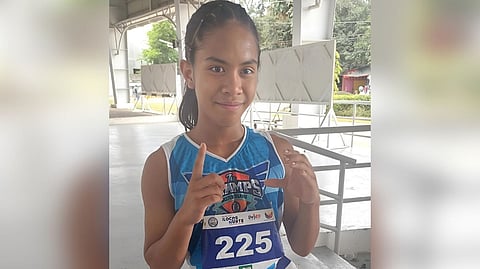 TRIXIA Anne Arellano of Western Visayas makes heads turn after running almost barefoot in the 200m of the 65th Palarong Pambansa in Ilocos Norte. 