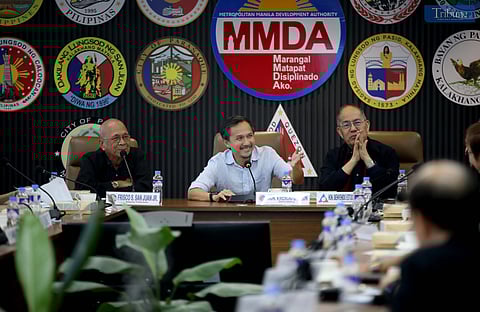 At a press conference on Friday, 30 May 2025, Transport Secretary Vince Dizon, Department of Labor and Employment (DOLE) Secretary Bienvenido Laguesma, and MMDA Deputy Chairman Frisco San Juan, along with officials from the Metropolitan Manila Development Authority (MMDA) and the Department of Public Works and Highways (DPWH), held a dialogue with various employers’ organizations, hotel owners, and construction associations regarding the upcoming EDSA Rebuild project at the MMDA Head Office in Pasig City.