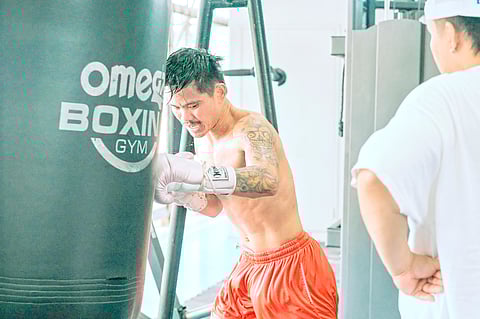 Christian Araneta packs power on both hands.