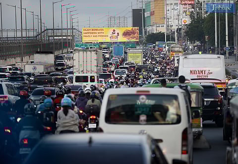 Motorists endure heavy traffic along the eastbound lane of Commonwealth Avenue on Tuesday afternoon, 3 June. Drivers say congestion has worsened daily since the implementation of the No Contact Apprehension Policy (NCAP).