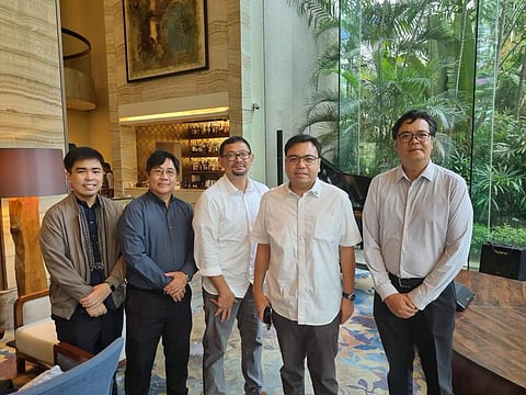 DHSUD Secretary Jose Ramon P. Aliling meets with Subdivision and Housing Developers Association (SHDA) officials, namely, (L to R) Kim Ray-Ed Berberabe, Strategic Associate, Santiago F. Ducay, Executive Director, Engr. Francis Richmond Villegas, National President, Ar. Leonardo Dayao, Jr., Chairman of the Board