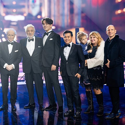 PROUD Pinoy Moment for Marcelito Pomoy with International Artists