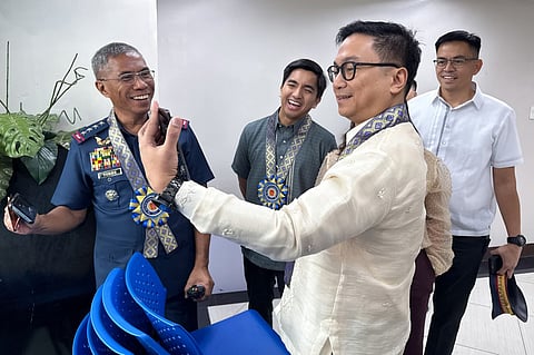 (FILE) POLICE chief General Nicolas D. Torre III (left) personally demonstrated the Philippine National Police’s ability to achieve the so-called ‘5-minute response time’ in front of Atty. Rafael Vicente R. Calinisan, vice chairperson and executive officer of the National Police Commission, during a courtesy visit last 5 June at the Napolcom Central Office. 