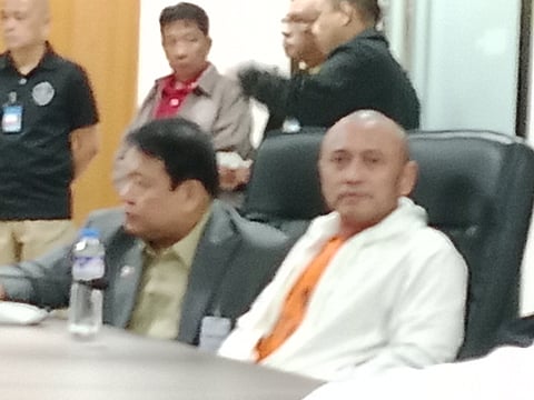 Atty. Topacio and ex-Congressman Arnolfo Teves Jr. Photo Alvin Murcia