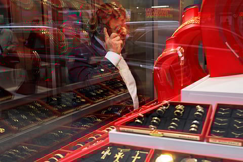 A web of high-stakes heists: Authorities uncover a pattern of coordinated thefts targeting valuable shipments as investigations continue into the country’s largest jewelry robbery.