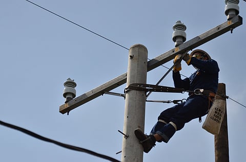 24/7 service. Meralco continues to deliver reliable and stable electricity service. Seen in the photo is a Meralco linecrew conducting maintenance works.
