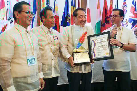 Journalism Hall of Fame On the DAILY TRIBUNE rising to the 2025 Pro Patria Journalism Award Hall of Fame, the media company’s president Willie Fernandez (third from left) reiterated that the honor went ‘beyond awards — it is a call to continue defending the truth at a time when lies spread faster than facts, when propaganda often drowns out principle, and when some seek to rewrite history instead of learning from it.’ Presenting the award on 19 June were (from left) Raoul C. Creencia, president-elect of Rotary Club of Manila; past director Amading Valdez (chairman of the Journalism Awards 2025); and RCM president Jujut Enriquez.
