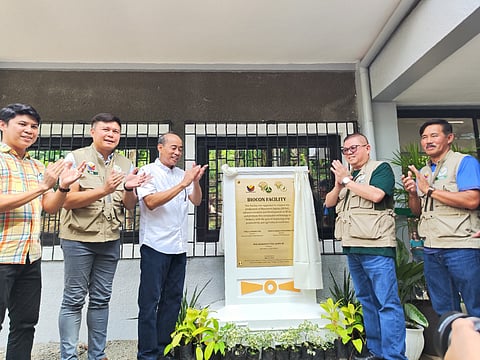 AGRICULTURE Secretary Francisco Tiu Laurel Jr. leads the inauguration of the Bureau of Plant Industry’s Tissue Culture Laboratory and upgraded BioCon Facility in Los Baños, Laguna, alongside BPI and OIC officials. 