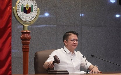 Chiz staying as Senate chief