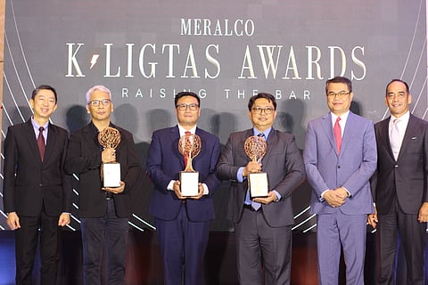(FROM left) Ferdinand O. Geluz – Meralco senior vice president and chief revenue officer, Gary Crispin Jadie Jr. — director, Environmental Health and Safety (Quantrics), Glenn Warren Flores — operations director, Philippines (Digital Edge), Engr. Alberto De Los Reyes, Jr. — president (EHS Lens), Ronnie L. Aperocho – Meralco executive vice president and chief operating officer and Meralco Power Academy president, Emmanuel V. Rubio — Meralco PowerGen Corporation president and chief executive officer.

