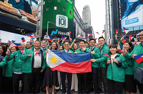 In photo taken during the US NASDAQ stock exchange Bell Ringing Ceremony of Hotel101 Global are DoubleDragon Corporation Chairman and Mang Inasal Founder Edgar Injap Sia II with DoubleDragon Co-Chairman and Jollibee Founder Tony Tan Caktiong, alongside his brothers, William Tan Untiong, Ernesto Tanmantiong, and Joseph Tanbuntiong (DD and Jollibee Directors).