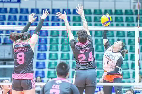 Ces Robles provides premium points in Chery Tiggo’s 24-26, 25-19, 25-16, 23-25, 15-10 victory over Akari in their PVL On Tour game Sunday in Montalban, Rizal.