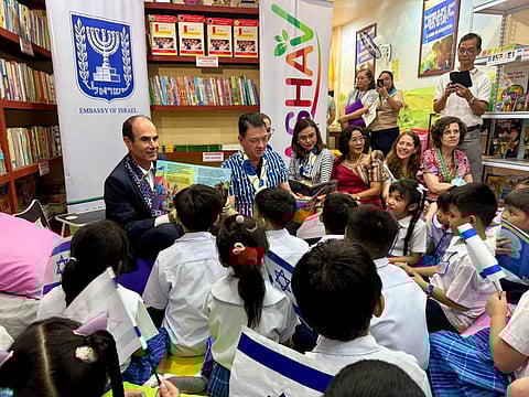 Ambassador Ilan Fluss reads to students at the Alamim Center, sparking curiosity, joy and connection.