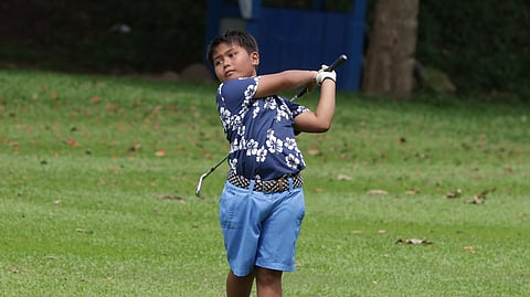 LUCAS Miguel Revilleza takes advantage of his course familiarity to shoot a one-under 71 that gave him a share of the top spot in the opening round of the ICTSI Apo Golf Junior PGT Championship on Monday.  