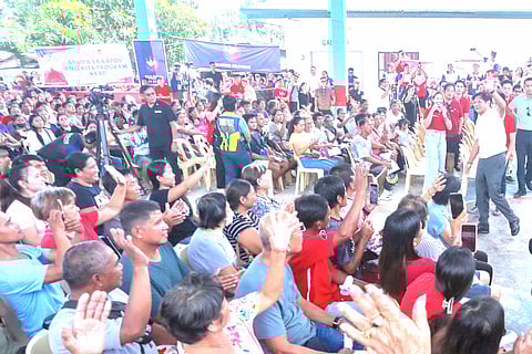 Shackles of want persist Abject poverty (right photo) remains a persistent social scourge that temporary relief programs, such as the Walang Gutom Program, Ayuda sa Kapos ang Kita Program, Tulong Panghanapbuhay sa Ating Disadvantaged/Displaced Workers, and Assistance to Individuals in Crisis Situations, despite requiring the poor to line up for aid (top photos), have failed to address.