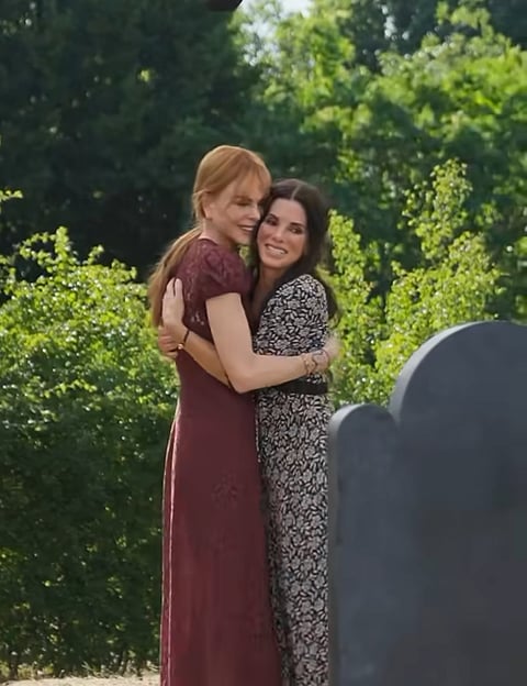Magical Hug between Nicole Kidman and Sandra Bullock