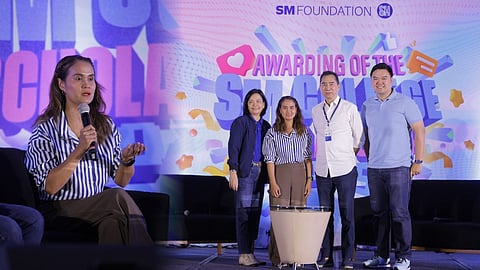 SM scholar-turned-leader Jennilyn Mendoza shares words of wisdom with new college scholars, urging them to focus on their studies and personal growth as the first step toward creating lasting change.