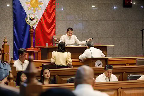 Chiz pushes ban on officials, kin as gov't contractors