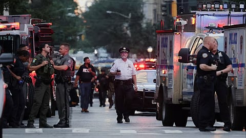 5 killed, including off-duty NYPD officer, in Midtown shooting