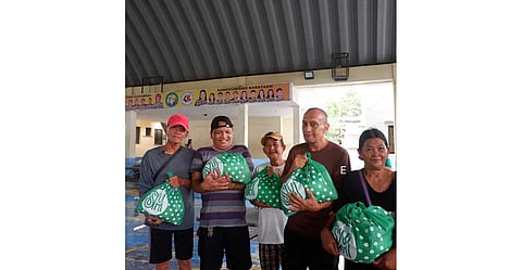 SM Foundation distributes assistance