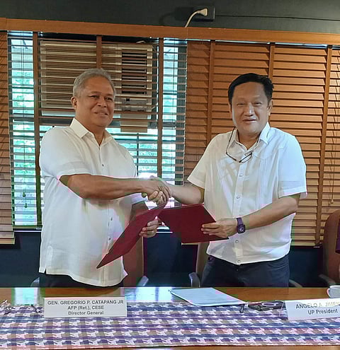 BuCor Director General Gregorio Pio Catapang Jr. and UP President, Atty. Angelo Jimenez. Photo Courtesy of BuCor