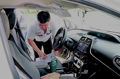 As part of Toyota Motor Philippines’ After Sales and Hybrid Campaign on
18 June 2025, Toyota Motor Philippines Vice President for CSOService Planning
and Administration Department, Marvin Gardiner and his team paid a courtesy call to Police Brigadier General PBGEN Jay R. Cumigad at Police Regional Office 8 in Palo, Leyte. The visit included in-depth discussions on fleet performance, interviews with official hybrid drivers, and a hands-on safety inspection and maintenance training to support PRO 8’s continued use of their Prius patrol units.