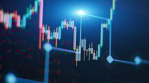 Poll money, tame prices spur 5.5% growth