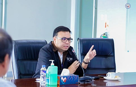 Aliling puts foot down vs graft