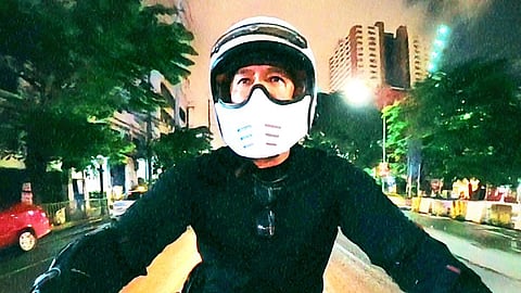 INSTA 360 X5’s sensor lit up not only a night ride but even the dark recesses of a helmet, perfect for vlogging in the dark.