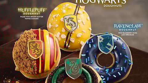 Donuts inspired by Hogwarts Houses. 