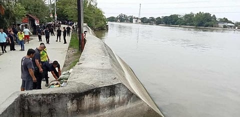 Citizen check The River Protection Structure along Barangay Bulusan in Calumpit, Bulacan is a P96.4-million project of St. Timothy Construction Corporation, which has been identified as one of the top three contractors out of the 15 that secured most of the flood-control projects nationwide. The sumbongsapangulo.ph website encourages netizens to report on the condition of flood-control projects in their areas.

