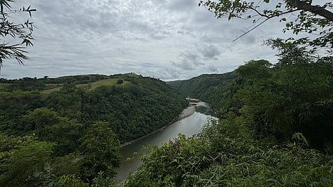 Come the wet season, Abuan swells into a majestic waterway, powerful and awe-inspiring, its flow framed by dramatic cliffs and dense rainforest.
