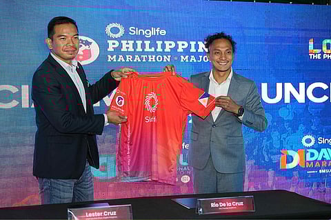 SINGLIFE CEO Lester Cruz and RUNRIO president Rio dela Cruz roll out the eight-leg Singlife Philippine Marathon Majors set for next year.    