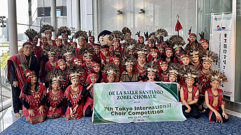 De La Salle Santiago Zobel Chorale. 