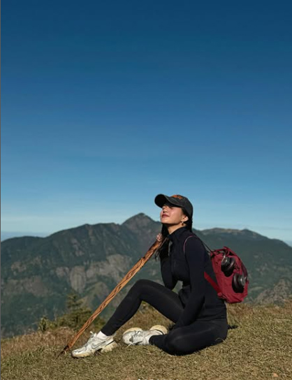Amid social media controversies, actress Maris Racal finds solace in nature by conquering Mt. Ulap in Ampucao, Itogon, Benguet.