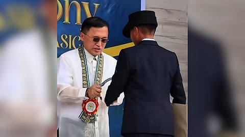 Kuya bongextols new firefighters, vows more gov’t support