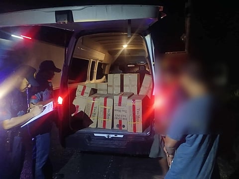 Mga pekeng yosi na nagkakahalagang P159,000 ang nakumpiska ng kapulisan sa isang operasyon sa Barangay Mataas na Kahoy ng siyudad na ito nitong madaling araw ng Agosto 30, 2025.