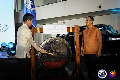 Ambassador Endo joins World Peace Bell ringing to open Peace Month