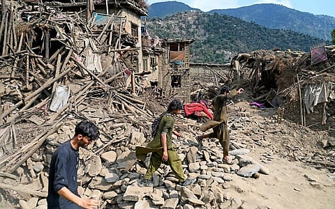 Search for survivors after Afghan earthquake kills 800